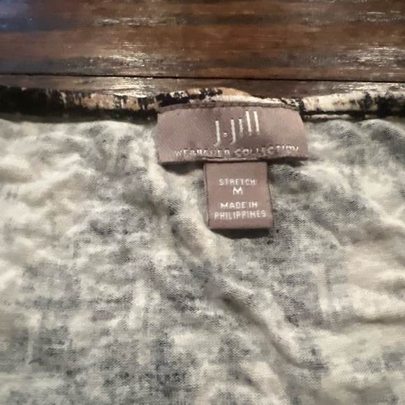 J Jill Wearever Collection Tunic Top Size M Black / Brown Flare V-Neck Shirt - Picture 3 of 3